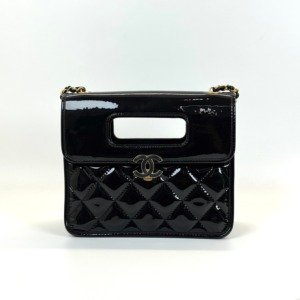 Pre-Owned/ Pre-Loved/ Second-Hand Chanel Top Handle CC Graphic Catch Patent, Bag in Black, Gold Hardware Color,  Size, Front View