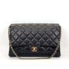 c2026011087-chanel-classic-clutch-on-chain-caviar Pre-Owned/ Pre-Loved/ Second-Hand Chanel Classic Clutch On Chain Caviar, Bag in Black, Gold Hardware Color, 27 x 18 x 5 cm Size, Front View