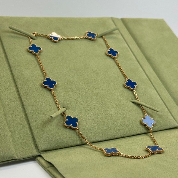 c2026021095-van-cleef-arpels-vca-10-motif-agate-alhambra-necklace-4 Van Cleef & Arpels (VCA) | 10 Motif Agate Alhambra Necklace