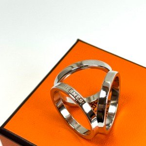 Pre-Owned/ Pre-Loved/ Second-Hand Hermes Trio Scarf 90 Ring, Others in Palladium Color,  Size, Front View