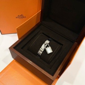 Pre-Owned/ Pre-Loved/ Second-Hand Hermes Half Diamond Steel Kelly Bracelet 16mm, Bracelet in Silver Color, 16cm Size, Front View