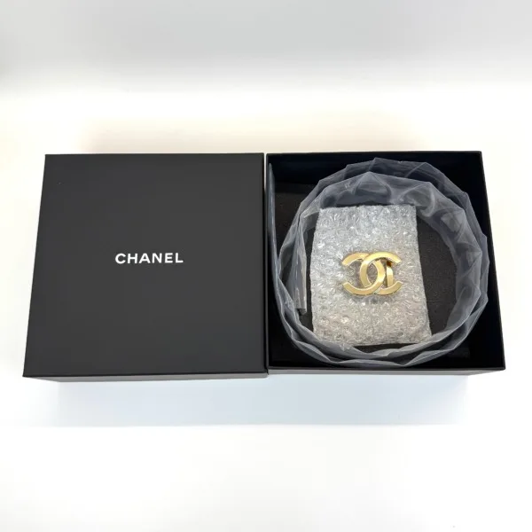 b2026011114-chanel-cc-belt-4 Chanel | CC Belt