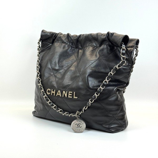 b2026011116-chanel-chanel-22-small-3 Chanel | Chanel 22 Small