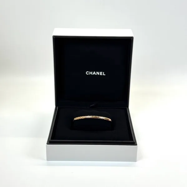 Pre-Owned/ Pre-Loved/ Second-Hand Chanel CoCo Crush Bracelet Mini, Bracelet in Rose Gold (Beige gold) Color, M (15-16cm) Size, Front View
