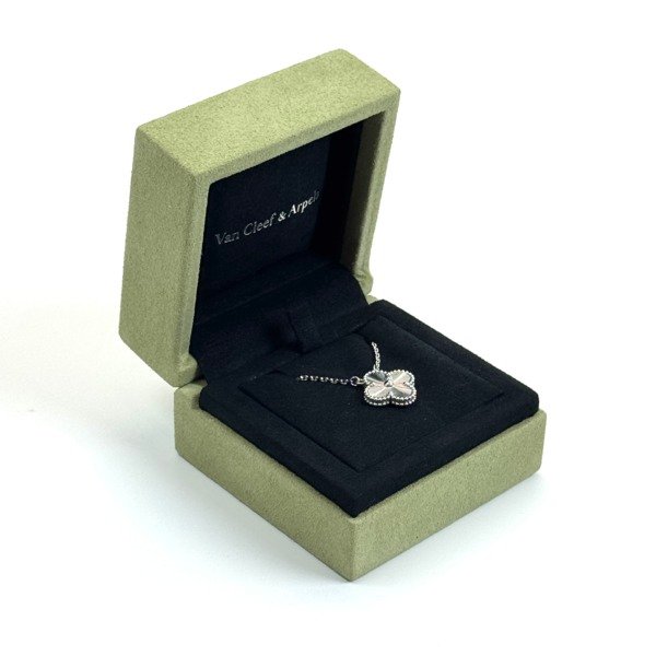 b2026021148-van-cleef-arpels-vca-white-gold-guilloche-necklace-3 Van Cleef & Arpels (VCA) | White Gold Guilloche Necklace
