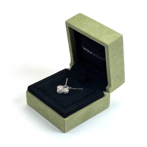 b2026021148-van-cleef-arpels-vca-white-gold-guilloche-necklace-4 Van Cleef & Arpels (VCA) | White Gold Guilloche Necklace