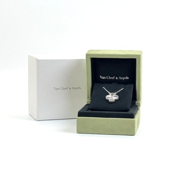 b2026021148-van-cleef-arpels-vca-white-gold-guilloche-necklace Pre-Owned/ Pre-Loved/ Second-Hand Van Cleef & Arpels (VCA) White Gold Guilloche Necklace, Necklace in White Gold Color, Size, Front View
