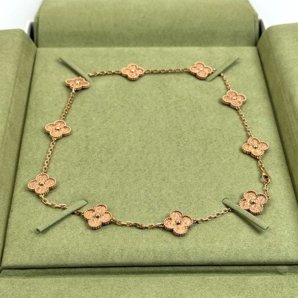 b2026021156-van-cleef-arpels-vca-hammered-gold-10-motif-alhmabra-necklace-4 Van Cleef & Arpels (VCA) | Hammered Gold 10 Motif Alhmabra Necklace