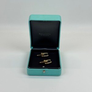 b2026081139-tiffany-co-hardwear-link-earrings Pre-Owned/ Pre-Loved/ Second-Hand Tiffany & Co. Hardwear Link Earrings, Earring in Yellow Gold Color, Size, Front View