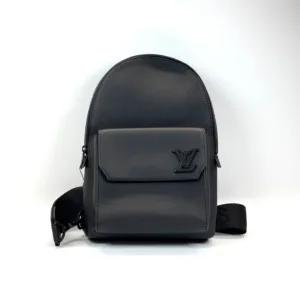 c202505658-louis-vuitton-lv-pilot-sling-8 Pre-Owned/ Pre-Loved/ Second-Hand Louis Vuitton (LV) Pilot Sling, Bag in Black Color, 19 x 28 x 5 cm Size, Front View