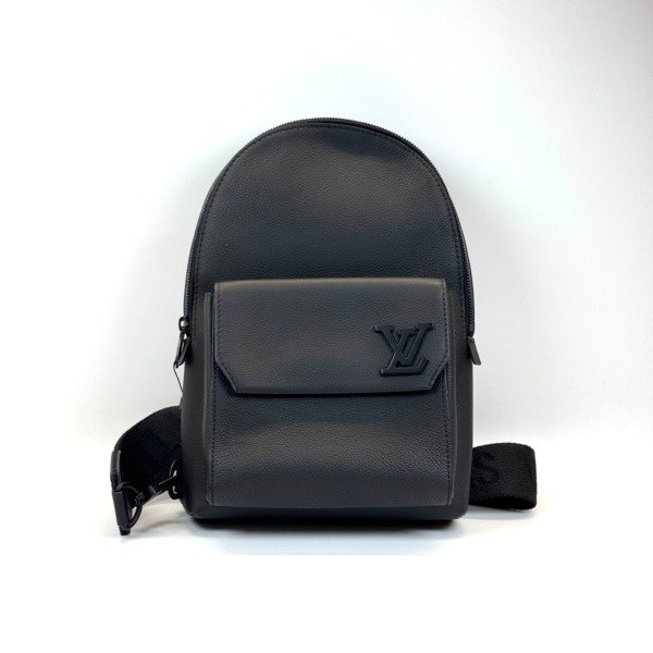 c202505658-louis-vuitton-lv-pilot-sling-8 Pre-Owned/ Pre-Loved/ Second-Hand Louis Vuitton (LV) Pilot Sling, Bag in Black Color, 19 x 28 x 5 cm Size, Front View
