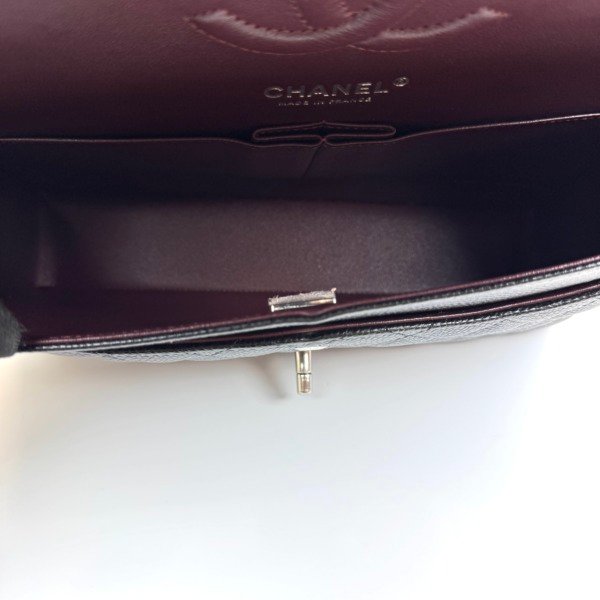 c2026011152-chanel-medium-classic-flap-caviar-6 Chanel | Medium Classic Flap Caviar