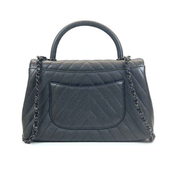 c2026011155-chanel-all-black-medium-coco-handle-chevron-1 Chanel | All Black Medium Coco Handle Chevron