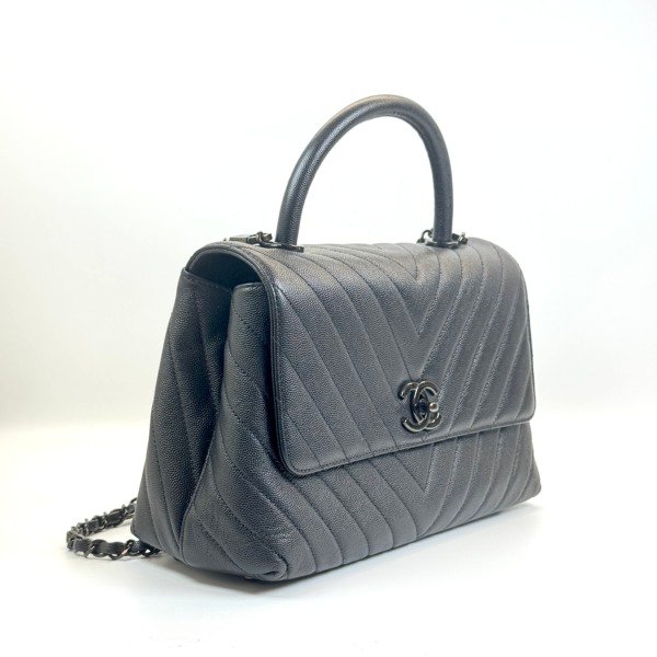 c2026011155-chanel-all-black-medium-coco-handle-chevron-2 Chanel | All Black Medium Coco Handle Chevron
