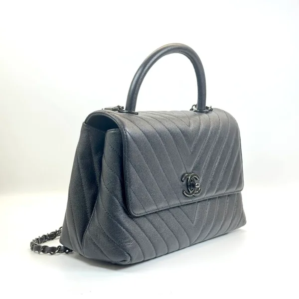 c2026011155-chanel-all-black-medium-coco-handle-chevron-2 Chanel | All Black Medium Coco Handle Chevron