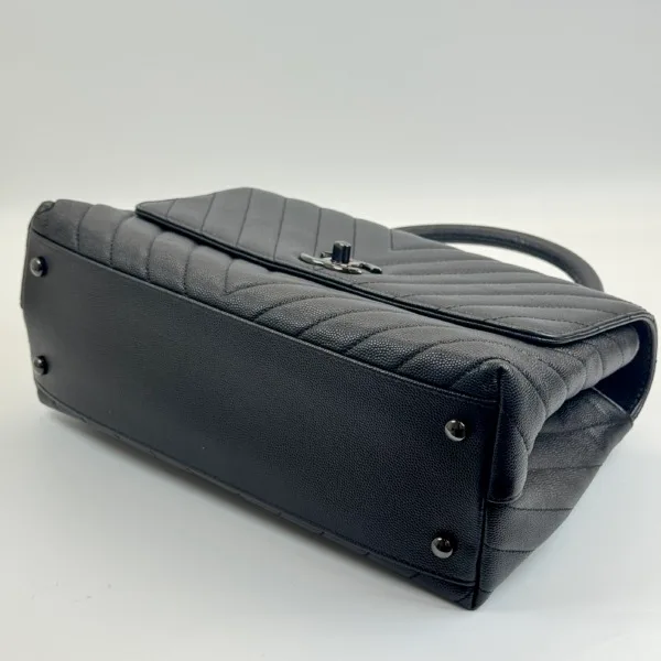 c2026011155-chanel-all-black-medium-coco-handle-chevron-6 Chanel | All Black Medium Coco Handle Chevron