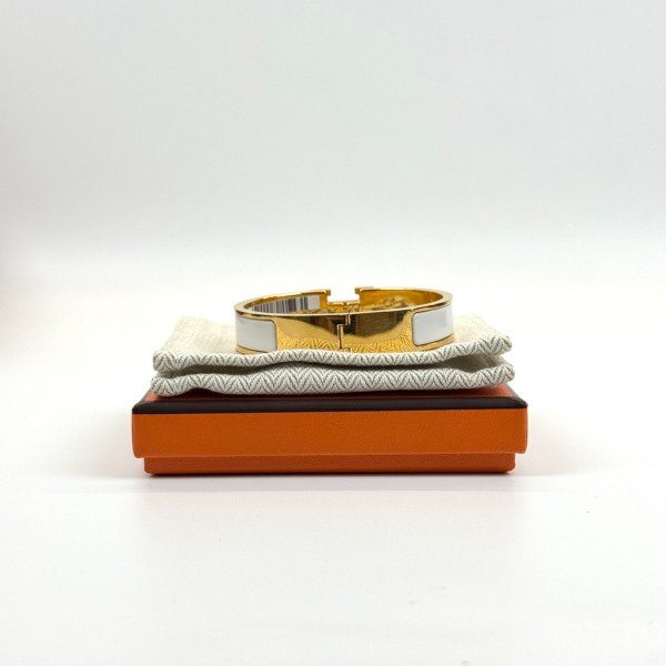 c2026061137-hermes-clic-h-bracelet-2 Hermes | Clic H Bracelet