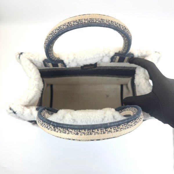 c2026131150-dior-book-tote-small-sherling-fur-7 Dior | Book Tote Small Sherling Fur