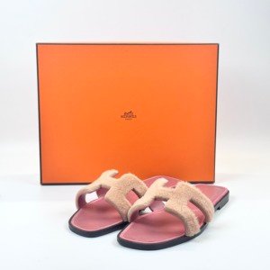 Pre-Owned/ Pre-Loved/ Second-Hand Hermes Oran Sandals Fur, Shoe in Rouge Blush Color, 36.5 Size, Front View