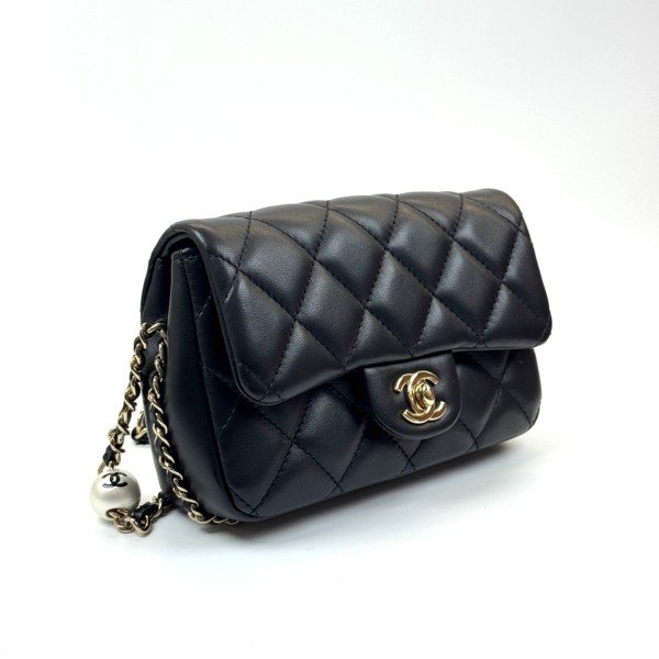 c2026011180-chanel-pearl-strap-mini-2 Chanel | Pearl Strap Mini