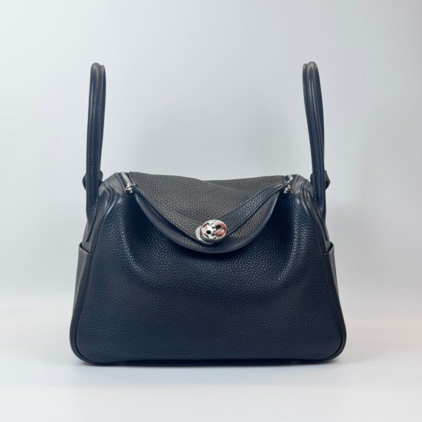 c2026061194-hermes-lindy-26-clemence Pre-Owned/ Pre-Loved/ Second-Hand Hermes Lindy 26 Clemence, Bag in Black, Palladium Hardware Color, 26 Size, Front View